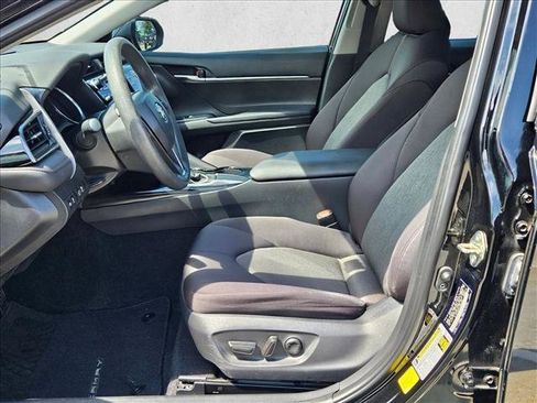 Used 2020 Toyota Camry LE FWD image 14