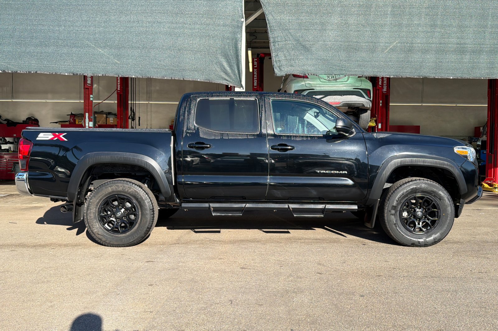 Used 2023 Toyota Tacoma SR5 RWD image 3
