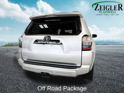 Used 2020 Toyota 4Runner TRD Off-Road Premium w/ Moonroof Package AWD/4WD image 5