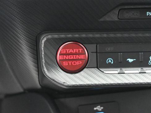 Used 2025 Ford Mustang Premium image 19