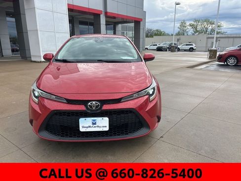 Used 2021 Toyota Corolla LE image 3