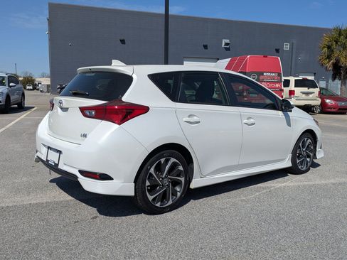 Used 2017 Toyota Corolla iM image 4