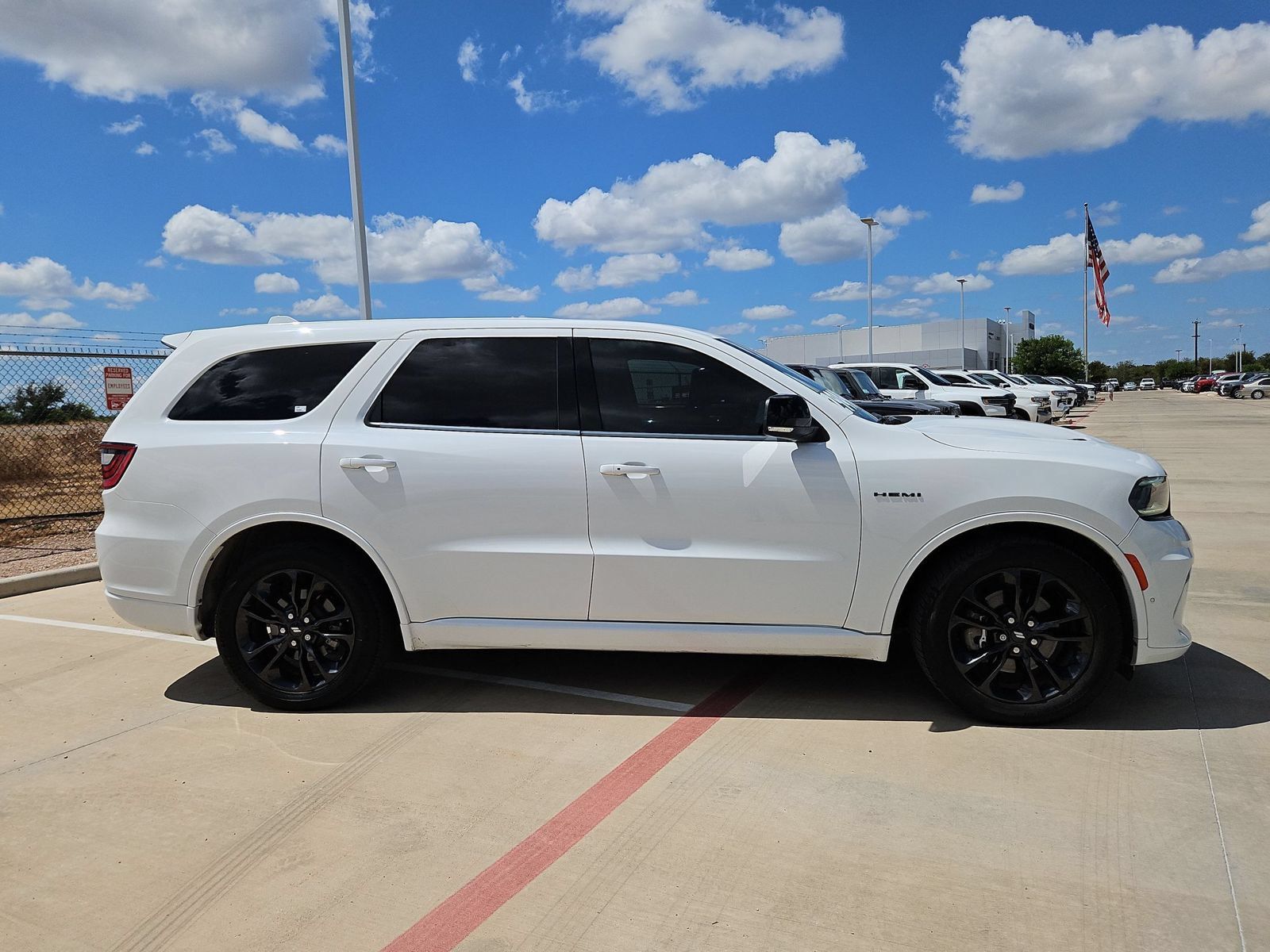 Used 2022 Dodge Durango R/T w/ Blacktop Package RWD image 2