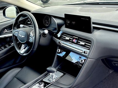 Used 2025 Genesis G70 2.5T image 26