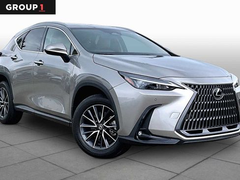 Used 2025 Lexus NX 250 FWD w/ Accessory Package (2T) image 3