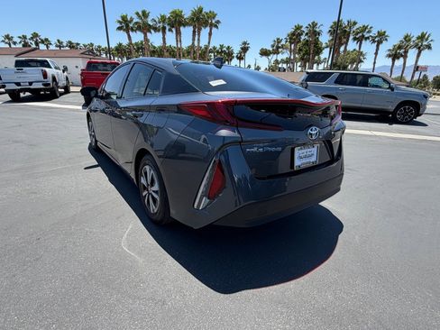 Used 2018 Toyota Prius Prime Advanced w/ Carpet Mat Package FWD image 5