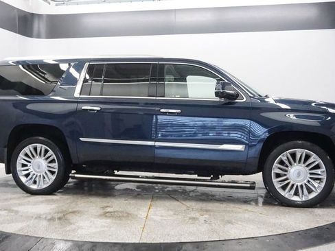 Used 2017 Cadillac Escalade ESV Platinum image 7