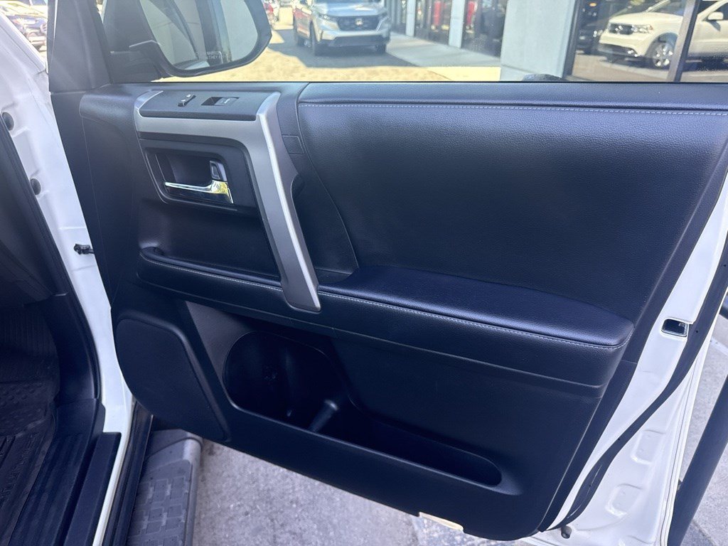 Used 2021 Toyota 4Runner SR5 Premium w/ Moonroof Package AWD/4WD image 8