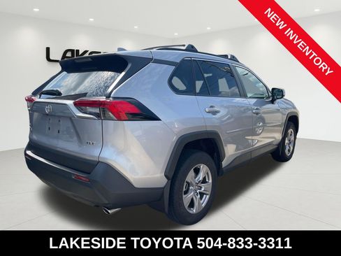 Used 2024 Toyota RAV4 XLE w/ Convenience Package FWD image 3