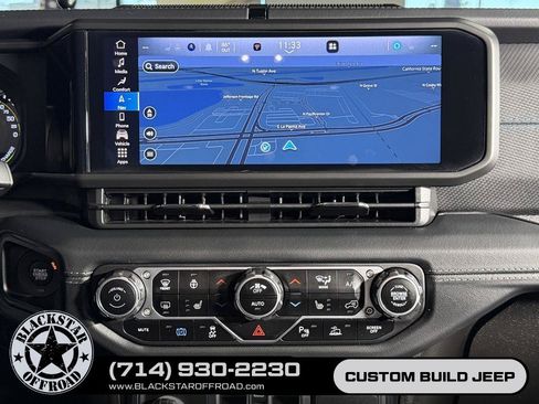 Used 2024 Jeep Wrangler Unlimited Rubicon 4xe AWD/4WD image 24