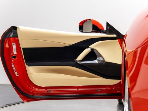 Used 2018 Ferrari 812 Superfast image 68