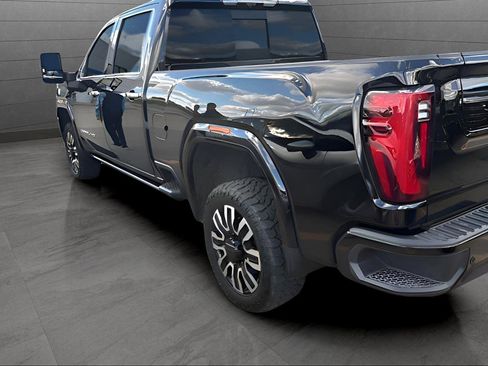 Used 2024 GMC Sierra 3500 Denali Ultimate AWD/4WD image 3