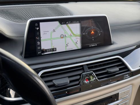 Used 2016 BMW 750Li xDrive image 32