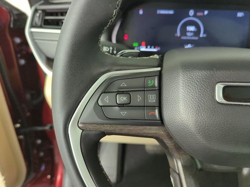 Used 2025 Jeep Grand Cherokee L Limited image 21