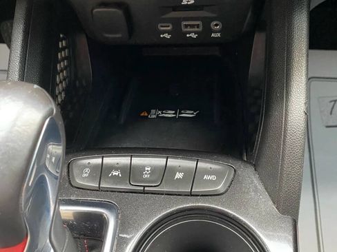 Used 2021 Chevrolet TrailBlazer RS w/ Technology Package image 21