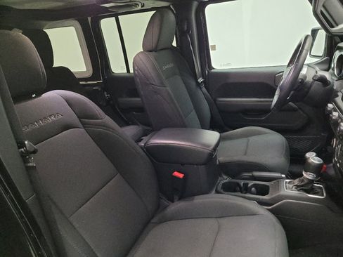 Used 2019 Jeep Wrangler Unlimited Sahara w/ Safety Group AWD/4WD image 21
