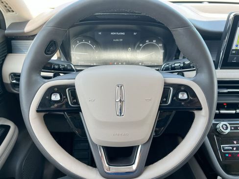Used 2021 Lincoln Corsair AWD w/ Premium Package image 22