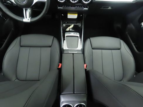 Certified 2025 Mercedes-Benz GLB 250 image 16