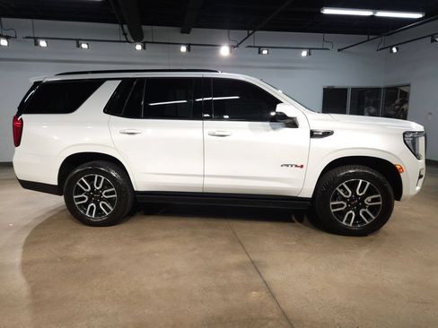 Used 2023 GMC Yukon AT4 w/ AT4 Premium Plus Package AWD/4WD image 8