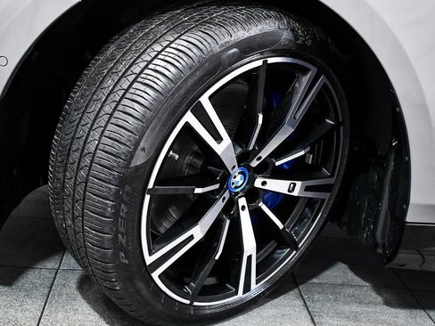 Used 2025 BMW i5 M60 w/ Executive Package AWD/4WD image 7