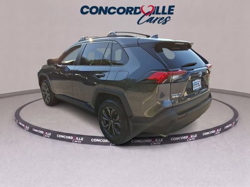 Used 2023 Toyota RAV4 XLE Premium AWD/4WD image 4