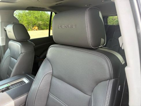 Used 2020 GMC Yukon Denali w/ Denali Ultimate Package AWD/4WD image 17