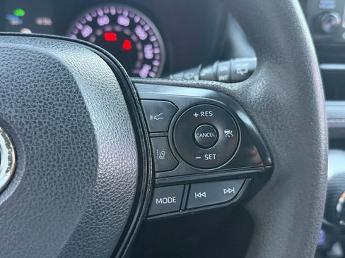 Used 2022 Toyota RAV4 XLE image 13