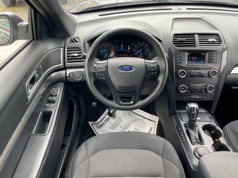 Used 2018 Ford Explorer XLT AWD/4WD image 15