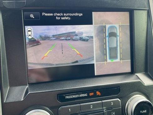 Used 2015 Ford F150 Platinum w/ Equipment Group 701A Luxury image 17