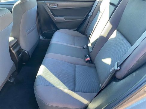 Used 2018 Toyota Corolla LE image 11