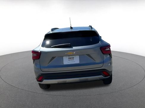Used 2025 Chevrolet Trax LT image 12