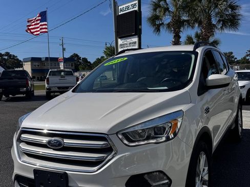 Used 2019 Ford Escape SEL AWD/4WD image 2