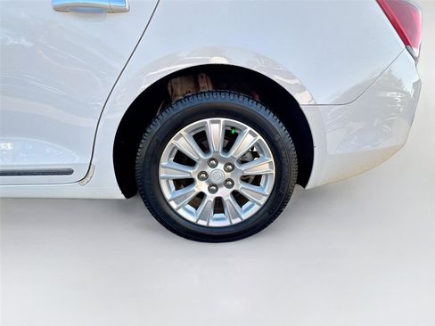 Used 2013 Buick LaCrosse image 27
