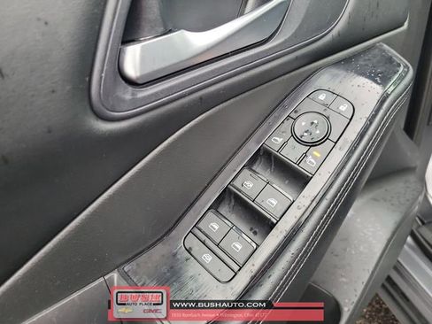 Used 2024 Nissan Rogue SV image 22