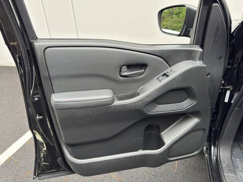 Used 2023 Nissan Frontier S w/ Technology Package RWD image 32
