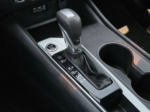 Used 2025 Nissan Altima 2.5 SV FWD image 19