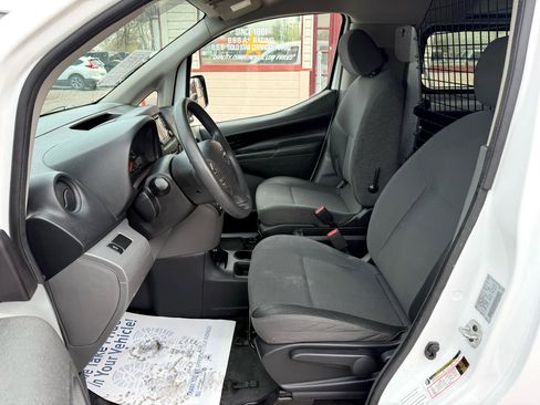 Used 2019 Nissan NV200 S image 11