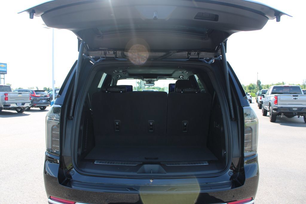 New 2026 Chevrolet Tahoe High Country AWD/4WD image 13