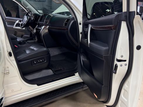 Used 2014 Toyota Land Cruiser AWD/4WD image 26