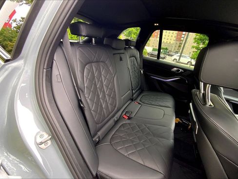 Used 2026 BMW X5 xDrive40i w/ M Sport Package AWD/4WD image 19
