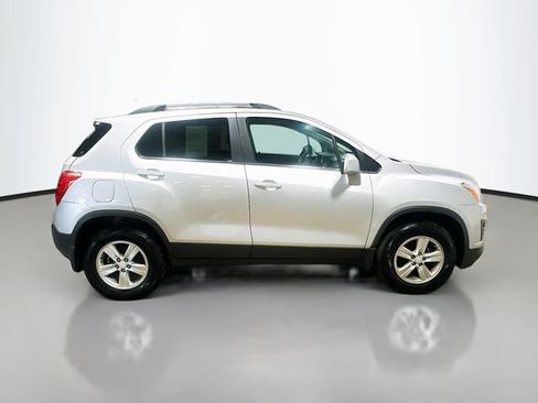 Used 2016 Chevrolet Trax LT w/ LT Convenience Package image 6