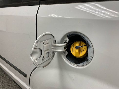 Used 2016 Dodge Grand Caravan American Value Package w/ UConnect Hands-Free Group image 27