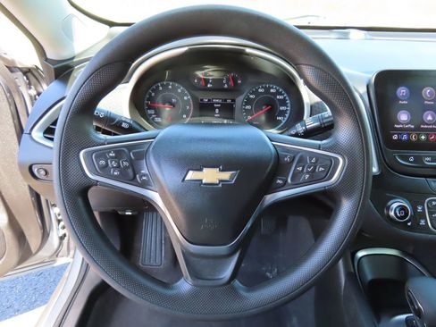 Used 2024 Chevrolet Malibu LT FWD image 16