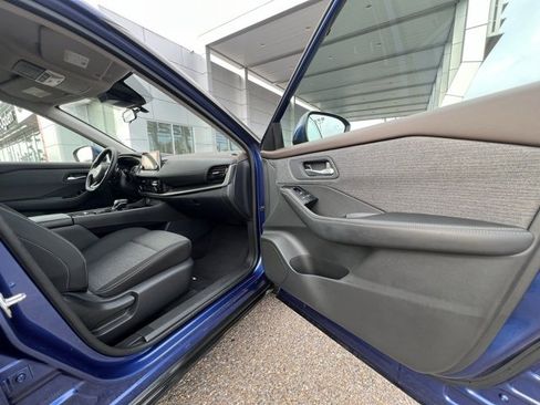 Used 2022 Nissan Rogue SV image 23