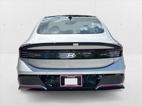 New 2025 Hyundai Sonata Limited image 8