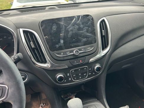 Used 2022 Chevrolet Equinox LT AWD/4WD image 14