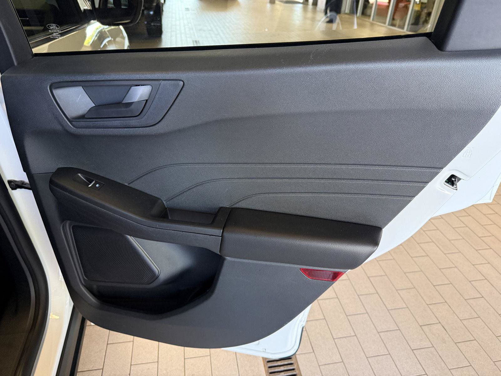 Used 2022 Ford Escape SE FWD image 33