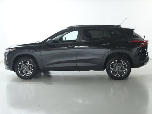 Used 2025 Chevrolet Trax LT w/ Driver Confidence Package FWD image 38