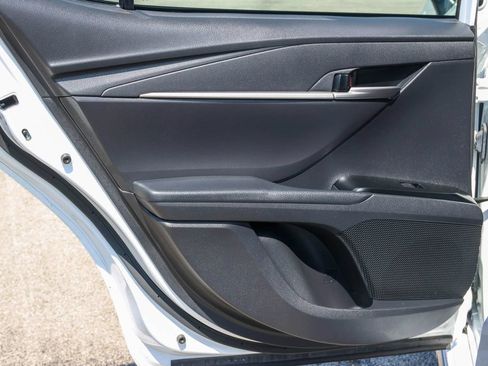 Used 2025 Toyota Camry SE w/ Convenience Package FWD image 6