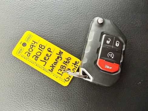 Used 2018 Jeep Wrangler Unlimited Sahara AWD/4WD image 39